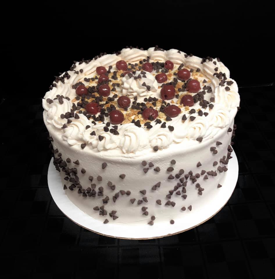 8" Round Gourmet Bakery Style Cake