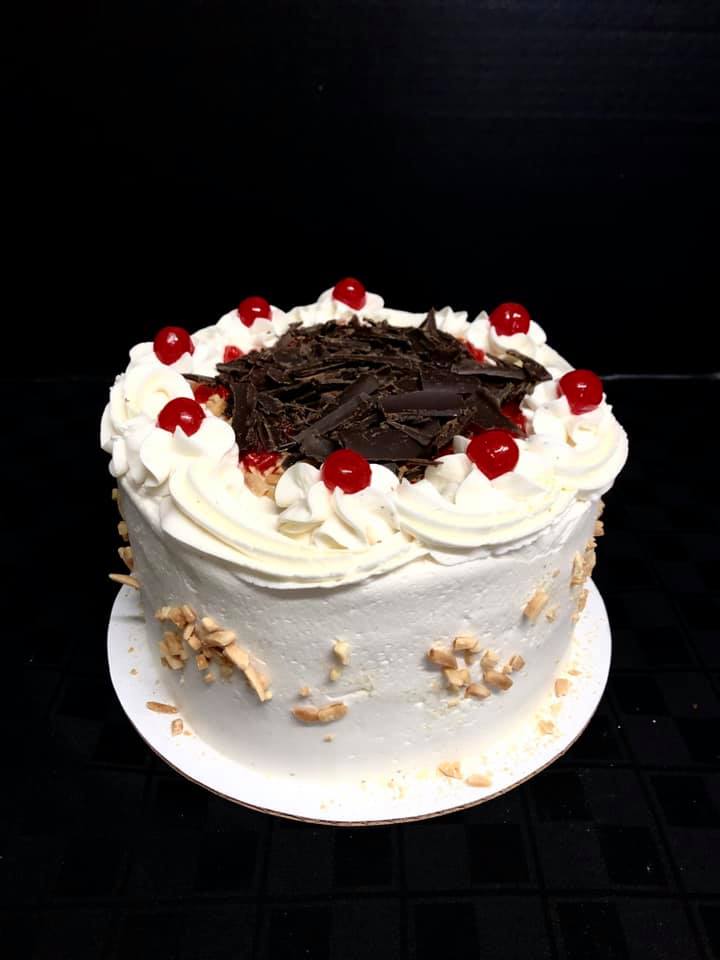 10" Round Gourmet Bakery Style Cake